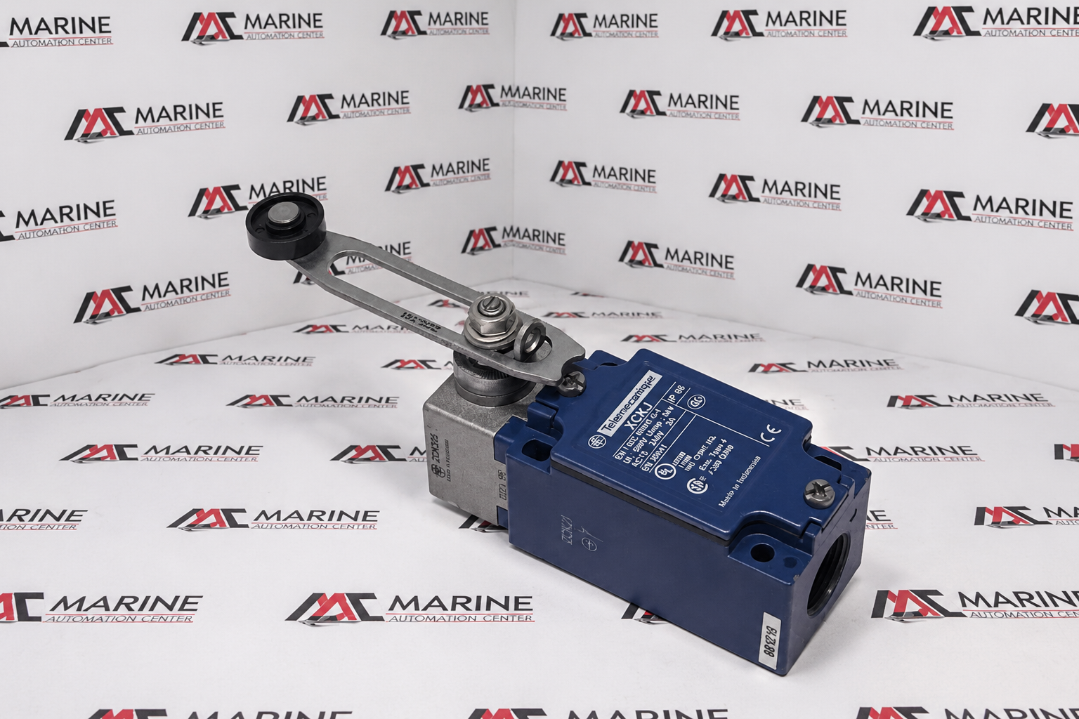 Telemecanique Heavy-Duty Rotary Lever Roller Limit Switch  XCKJ10541 thumbnail